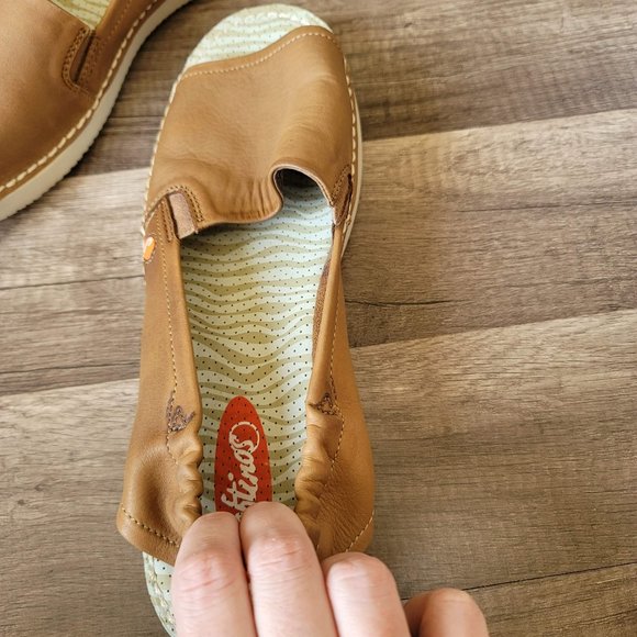 Softinos Tee Slingback Sandals Tan open toe sandls - Picture 2 of 10